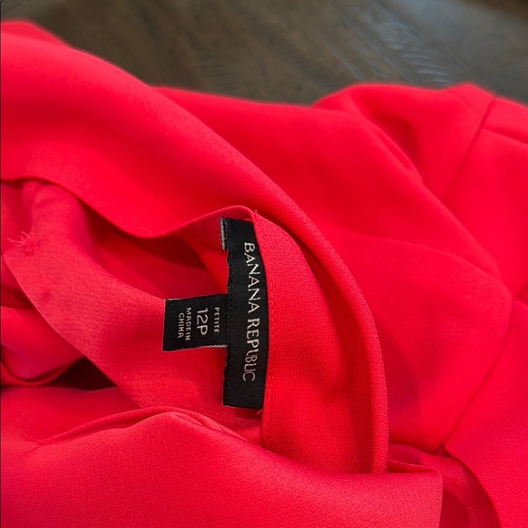 Banana Republic Red Asymmetrical Short Sleeve Blouse - Picture 6 of 8